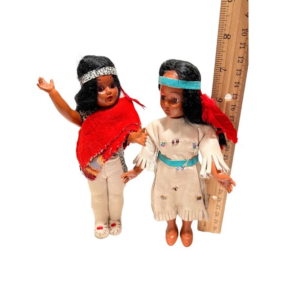 Vintage Native American Dolls In Traditional Attire Set Of 2 - Picture 4 of 4